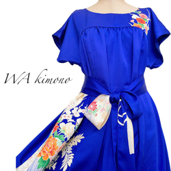 鮮やかブルーの"ゆったりギャザーワンピ" 着物リメイク ワンピース コンサート 衣装 雅楽 演奏会 青 (N581) 1枚目の画像