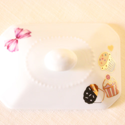 【受注制作】カップケーキ☆キラキラミニミニカップケーキの小物入れ・コフレＢＯＸ。お菓子入れなど「ポーセラーツ」 6枚目の画像