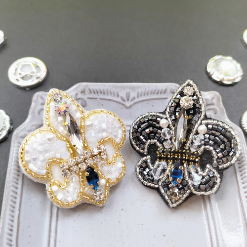 【コルリ】ビーズ刺繍ブローチバッグチャーム コルリ】ビーズ刺繍ブローチバッグチャーム