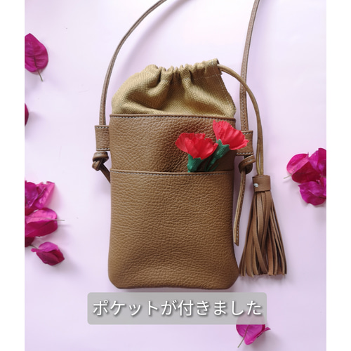 大きなフリンジ付き☆本革の巾着スマホショルダー シルバー 、 スマホ