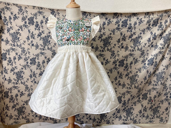 Liberty/リバティ使用)肩フリルエプロンワンピース(オーチャード