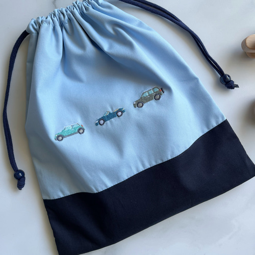 名入れOK【4サイズ】車刺繍・水色・巾着袋・サイズオーダー・男の子