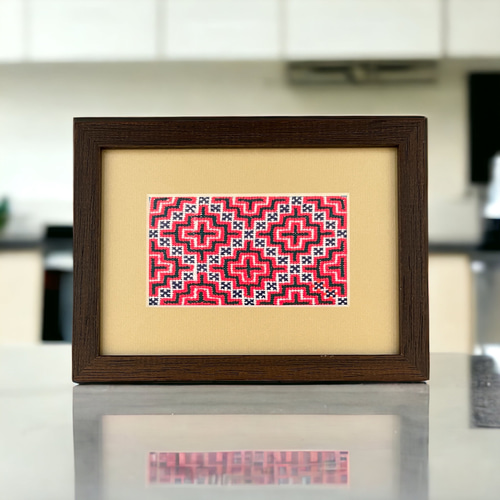 モン族襟刺繍額入り M-012 タペストリー・壁掛け ASIAN ACCENTS