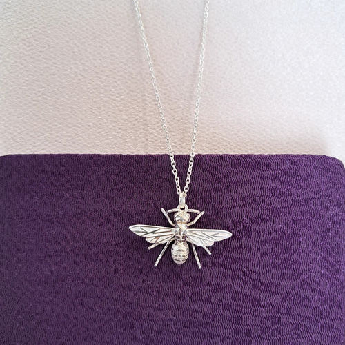 蜂 ペンダントトップ】 スズメバチ 蜂アクセサリー 蜂ネックレス ハチ