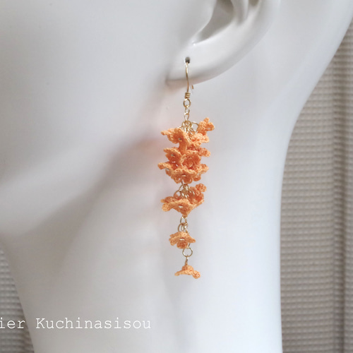 受注製作】かぎ針編みの金木犀の枝垂れピアス ピアス（フック