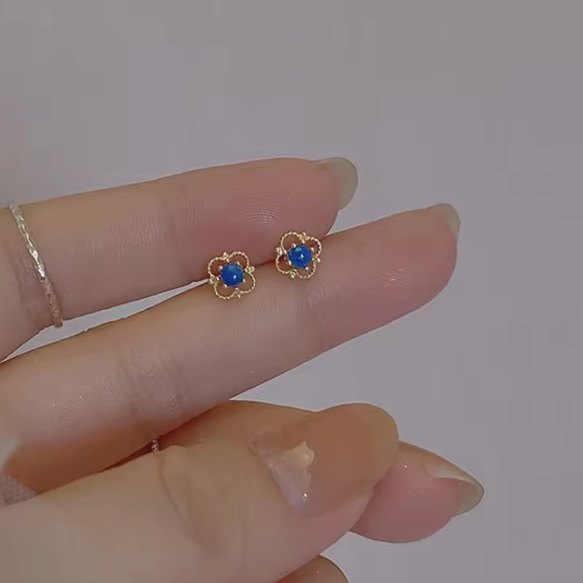 ピアス　18K　高品質　青い　青　海　空　夏色　小さい　小さな　ミニ　ピアス 1枚目の画像