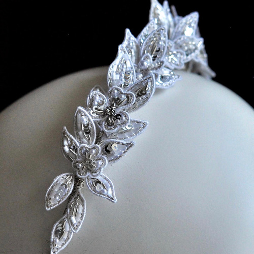 月桂樹 立体的なリーフ刺繍のヘッドピース ヘッドドレス（ウェディング