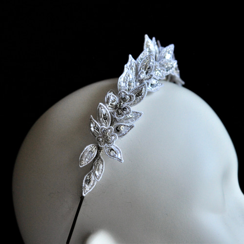 月桂樹 立体的なリーフ刺繍のヘッドピース ヘッドドレス（ウェディング