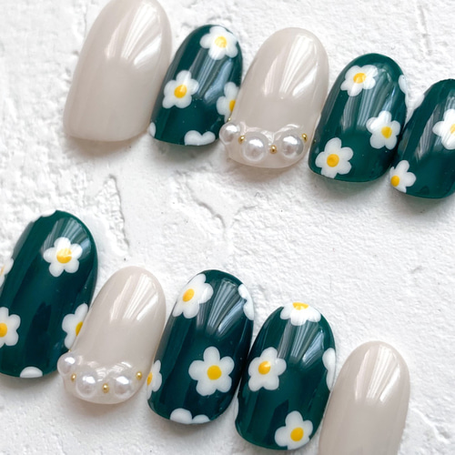 ネイルチップ〔 mikke. 〕/ 緑 花柄 ポップ ネイルチップ（つけ爪