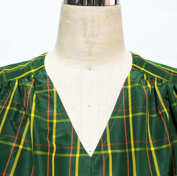 着物リメイク　Vネックのジャンパースカート 7枚目の画像