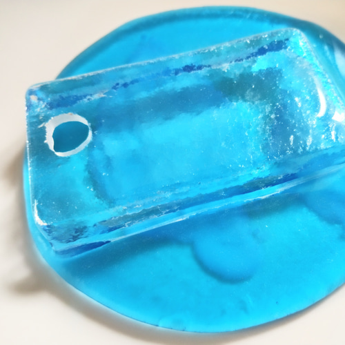 青空のガラス製壁掛け花瓶 ガラス製花入れ 花器 ガラス花瓶 ガラス工芸