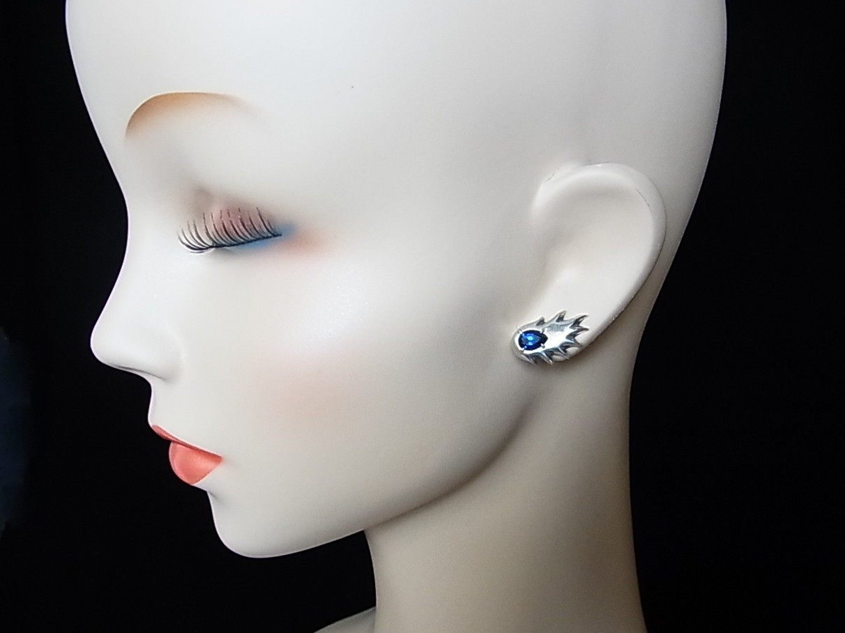 ブルーバードピアスLL　シルバー925と合成ブルーサファイアのピアス。全4サイズです。