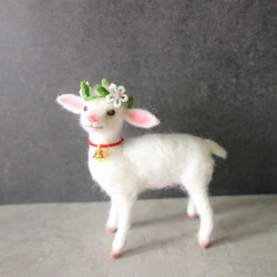 白い子ヤギと花冠　羊毛フェルト　ドール　ブライス　ヤギ 2枚目の画像