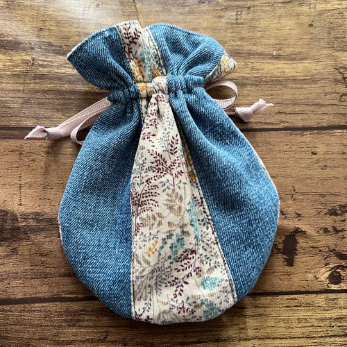 送料無料 デニムリメイク まぁるい巾着 ボタニカル柄 巾着袋 moonRmoon