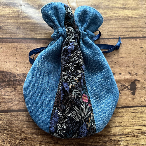 送料無料 デニムリメイク まぁるい巾着 ボタニカル柄 巾着袋 moonRmoon