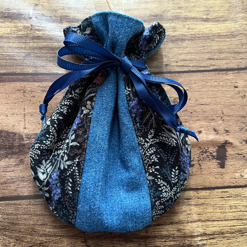 送料無料 デニムリメイク まぁるい巾着 ボタニカル柄 巾着袋 moonRmoon