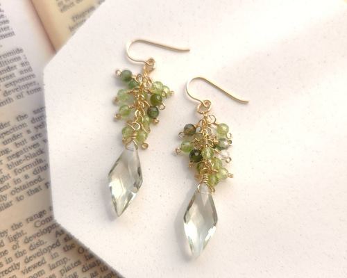 天然石 14kgf グリーンアメジストと小粒天然石のピアス/イヤリング