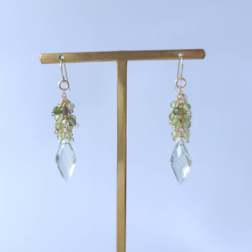 天然石 14kgf グリーンアメジストと小粒天然石のピアス/イヤリング