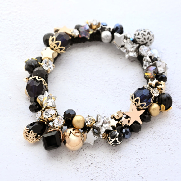 超早割クリスマス✨漆黒の夜空に煌めく金銀色の星々…ビジュー シュシュ＊ブレスレット 16枚目の画像