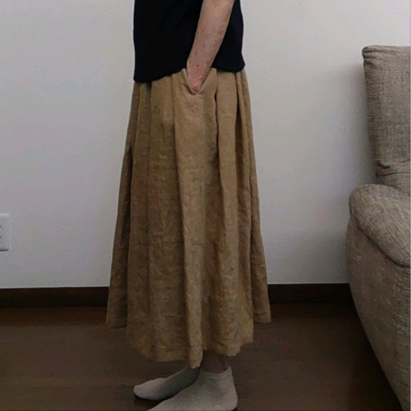裏地付き　フレンチリネンのタックギャザースカート　ベージュ 2枚目の画像