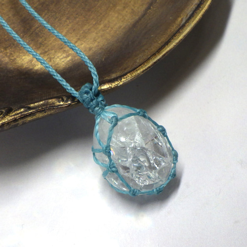 クラック水晶の透かし編みマクラメネックレス ネックレス・ペンダント  