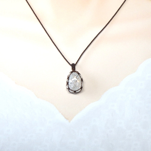 クラック水晶の透かし編みマクラメネックレス ネックレス・ペンダント  