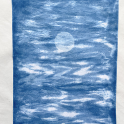 送料無料 闇夜を泳ぐクジラ9　満月 藍染手ぬぐい 絞り染め　光　海 3枚目の画像