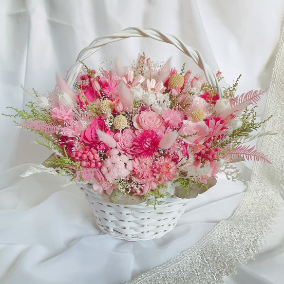 ハンドメイド ピンクの布花リースバスケット イイ
