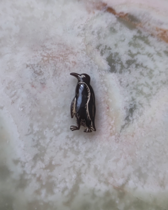 デットストック　ドイツ製アクリルビーズ　ペンギン　焦げ茶 2枚目の画像