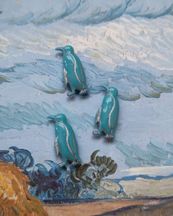 デットストック　ドイツ製アクリルビーズ　ペンギン　ターコイズブルー 1枚目の画像