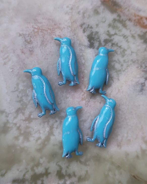 デットストック　ドイツ製アクリルビーズ　ペンギン　ターコイズブルー 6枚目の画像