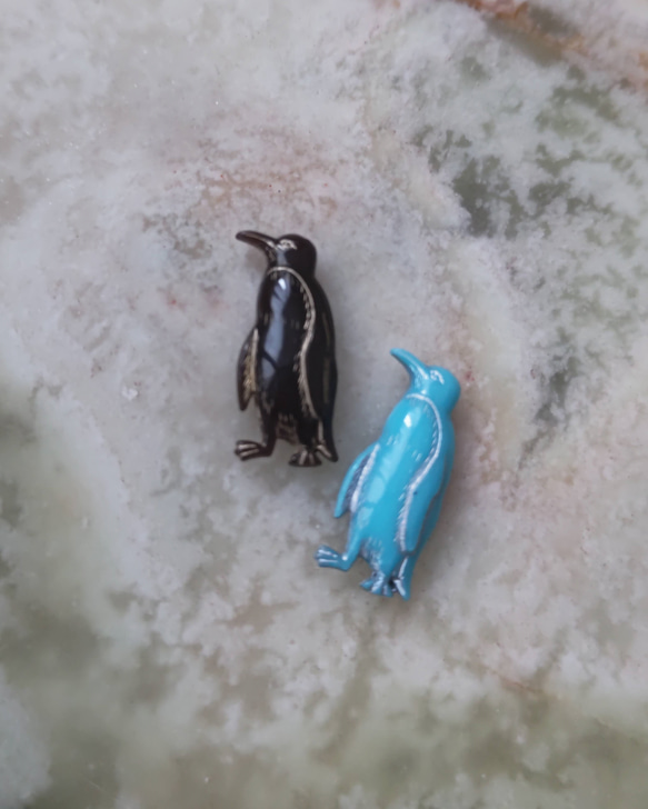 デットストック　ドイツ製アクリルビーズ　ペンギン　ターコイズブルー 9枚目の画像