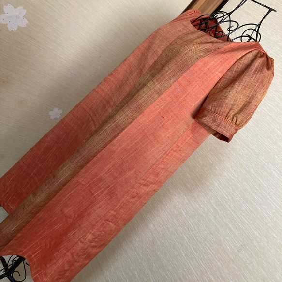 2種類の紬のお着物からリメイク　Aラインパフスリーブのワンピース 2枚目の画像