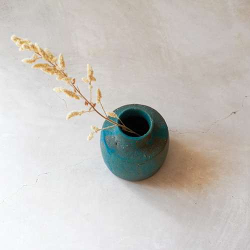 ちょっと渋めにターコイズブルーのフラワーベース 一輪挿し・花瓶