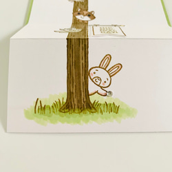 【誕生日】カードの中にかくれんぼしている森の仲間たちがお祝いしてくれる♡かわいいメッセージカード　二つ折り 5枚目の画像