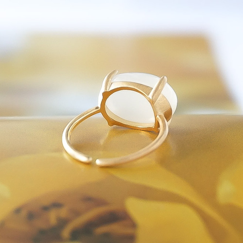 ノーブルな白】 大粒 ムーンストーン リング 6月誕生石 Silver925製