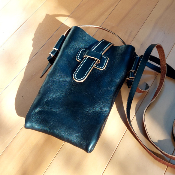 Creemaさんで購入した本革サコッシュです。大人可愛い♡ 【公式通販】