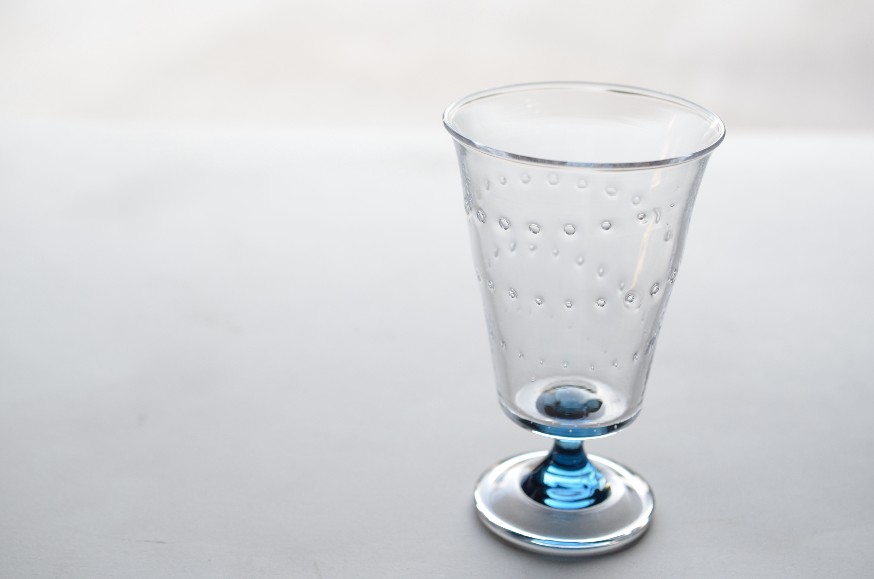 ヒカリヒトスジグラス(マリンブルーステム)