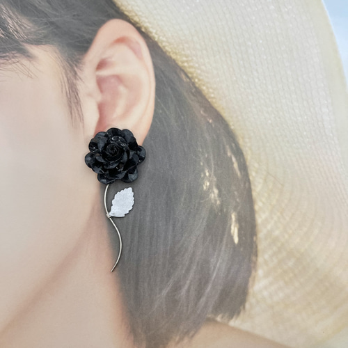 【新作】薔薇あみあみ転写模様ピアス　イヤリング〜black〜 新作】薔薇あみあみ転写模様ピアスイヤリング〜black〜