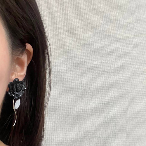 【新作】薔薇あみあみ転写模様ピアス　イヤリング〜black〜 新作】薔薇あみあみ転写模様ピアスイヤリング〜black〜