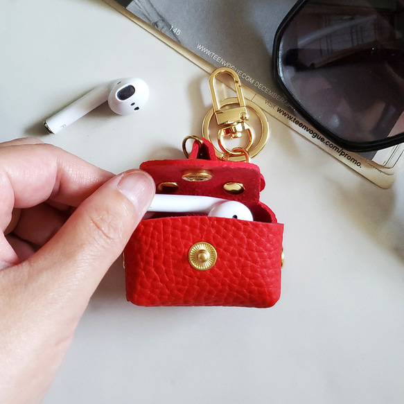 4way客製英文名鑰匙圈&吊飾 無線耳機包 感應扣包 零錢包 可拆式兩件式 亮紅色 客製禮物 生日禮物 第7張的照片