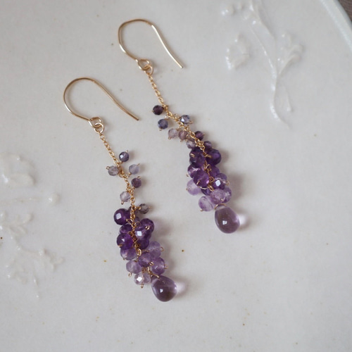 14kgf アメジストとスピネルの紫ピアス ロングピアス 揺れる ロング 垂