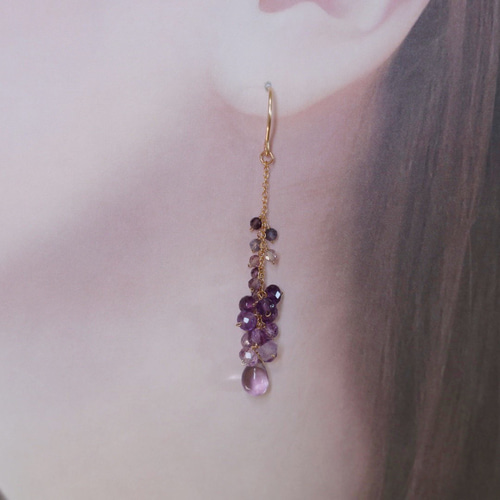 14kgf アメジストとスピネルの紫ピアス ロングピアス 揺れる ロング 垂