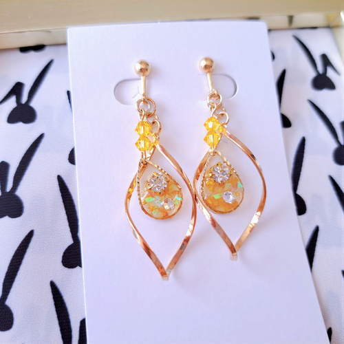 カスミソウ イヤリング レジン かすみ草 黄色 プチギフト クリスタル