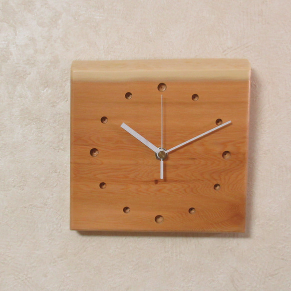 縁起の良い木《いちい（一位）》天然木　木製時計19（掛け時計） 1枚目の画像
