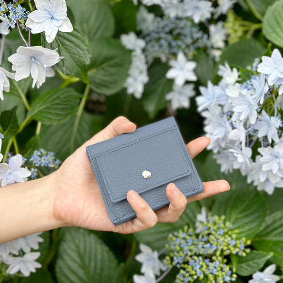 最小レベルでありながら、大容量・丈夫さを両立させてYOSHINA二つ折財布！【ブルーフェアリー】 使いやすさ 豚革 また 予めご了承ください