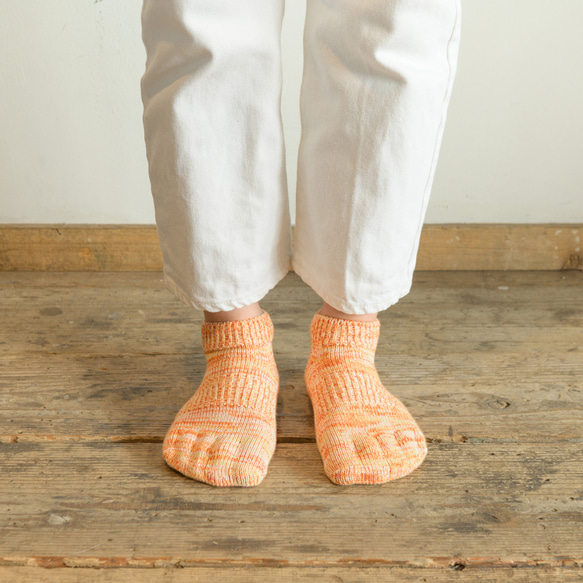 “呼吸和紙襪”Ripaku（秘密 5 趾襪）短長混合橙色 第1張的照片