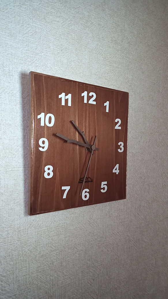 シンプル　掛け時計　無垢の杉材使用　 7枚目の画像