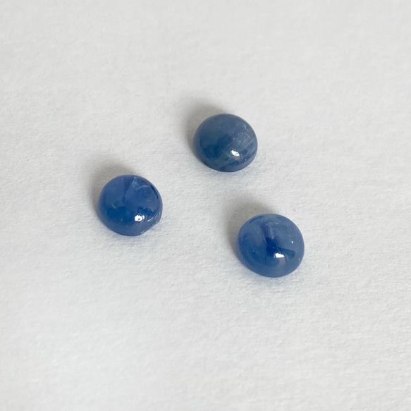 【1個】カイヤナイト　6×6mm 　ラウンドカボション　ブラジル産　ブルー 1枚目の画像
