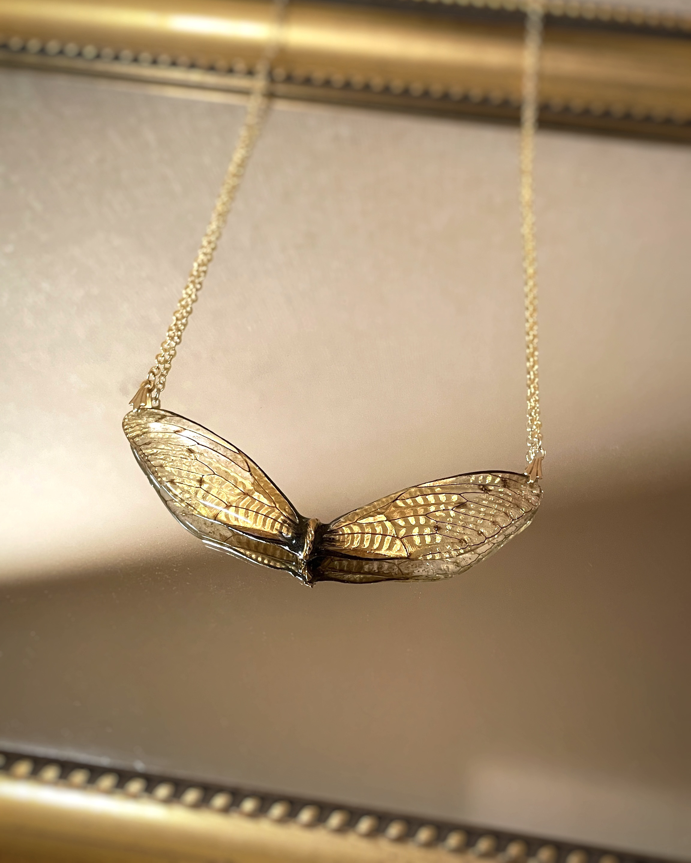 【ほんものの蝉の翅】セミのネックレス ペンダント ディープブルー ゴールド